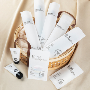 Custom Logo Hotel Amenities Set Disposable Toiletries Eco-Friendly Bulk Wholesale Guest Room Travel Size Hygiene Products